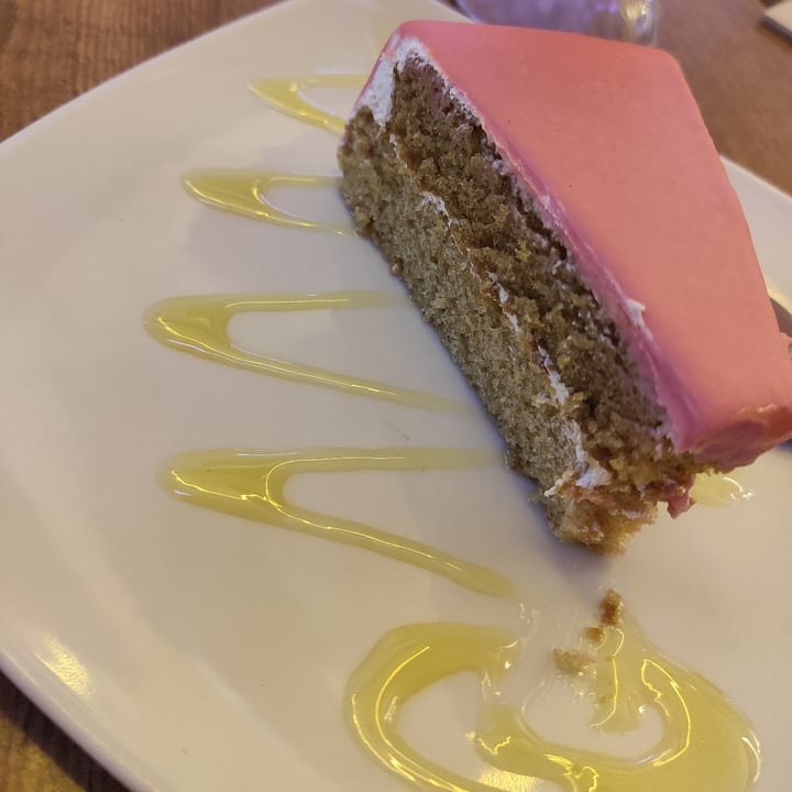 photo of Freedom Cakes CAKE Pantera Rosa shared by @ngn28 on  05 Apr 2021 - review