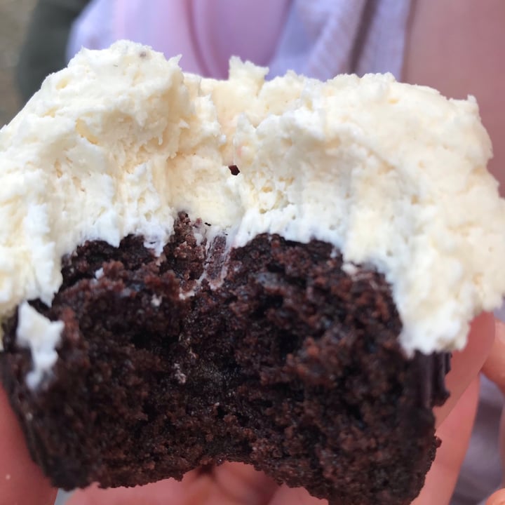 photo of Coughlans Bakery Sutton Santa Cupcake shared by @vegansuttonmama on  23 Dec 2020 - review