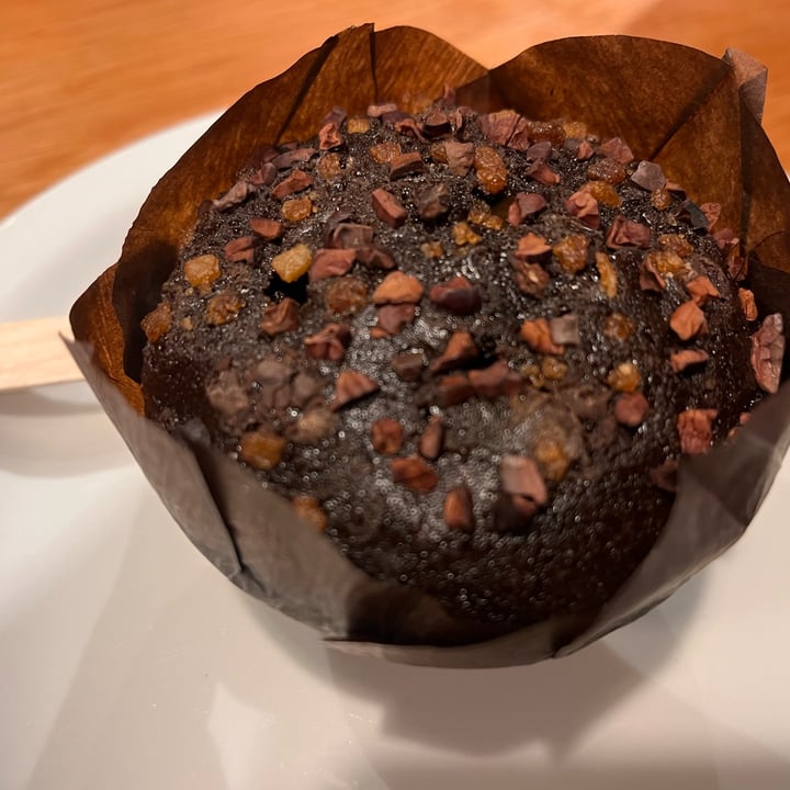 photo of Starbucks Coffee Chocolate and Caramel Muffin shared by @ameriamber on  21 Jan 2022 - review