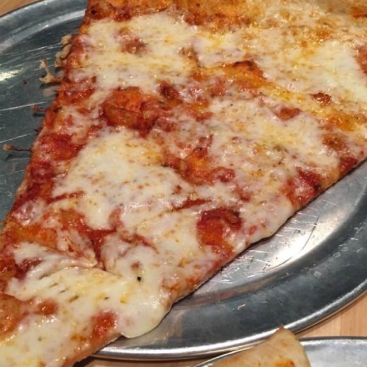 review photo of Lazy Moon Pizza shared by @leafygreensart on 11 Nov 2020 - review