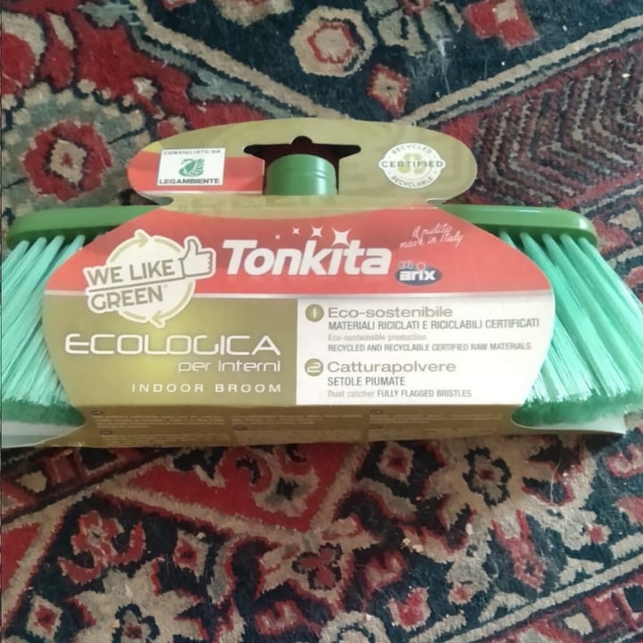 photo of tonkita tonkita scopa ecologica shared by @pulce on  25 Jun 2022 - review