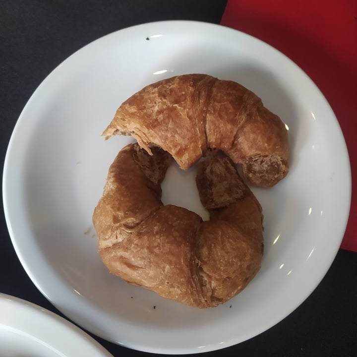 review photo of Shri Ananda Medialunas shared by @fabrizzio on 27 Aug 2022 - review