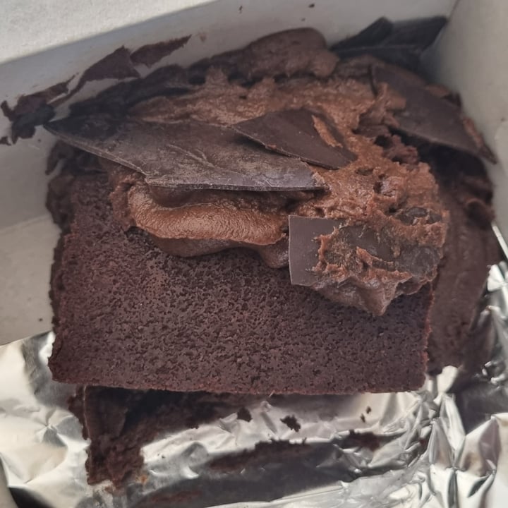 photo of Free Food* Deep dark chocolate cake shared by @sunshineyum on  30 Nov 2021 - review