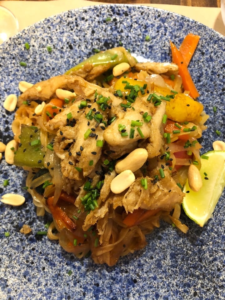 review photo of OM RESTAURANT VEGETARIÀ & VEGÀ Pad Thai shared by @gigio on 07 Dec 2019 - review