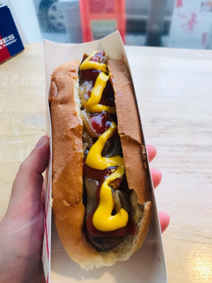 photo of Boston Hot Dog Company Sweet Italian Hot Dog shared by @photocrazi93 on  16 May 2019 - review