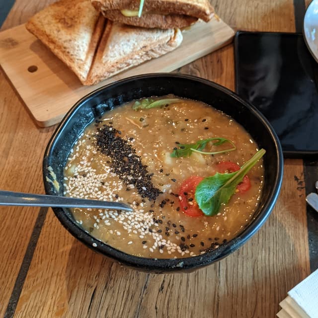 「Linsen suppe」の料理の写真