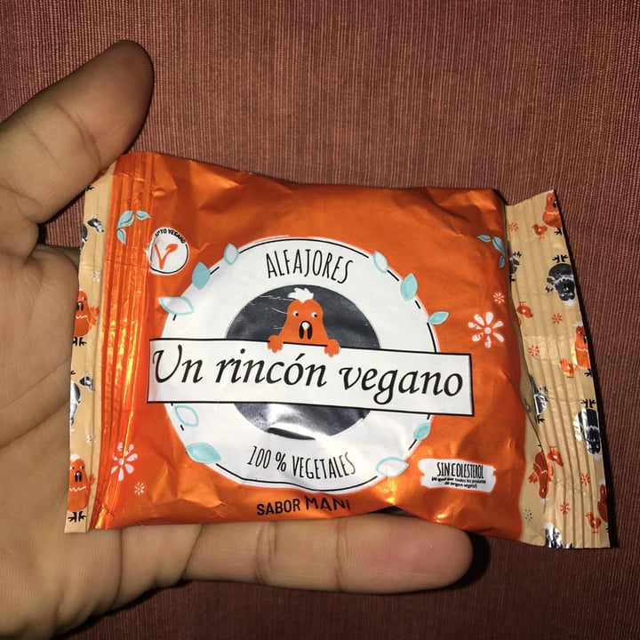 review photo of Un Rincón Vegano Alfajor de Maní shared by @rodrigo on 31 May 2021 - review