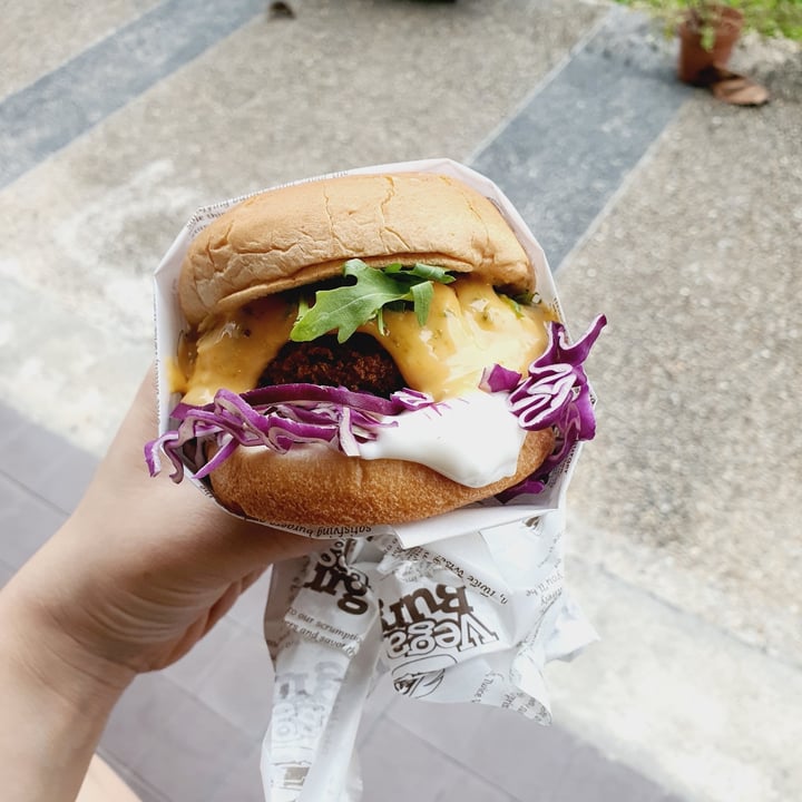 photo of VeganBurg Singapore Trufflebello Burger shared by @veggiexplorer on  24 Dec 2020 - review