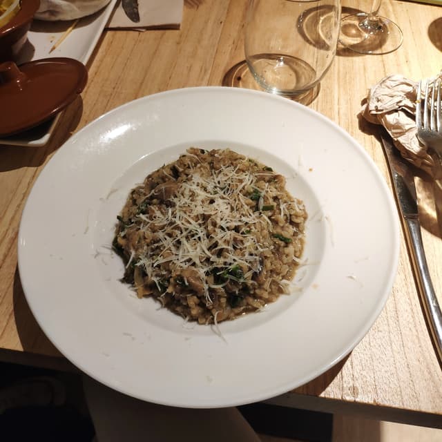 「Risotto de setas y esparragos」の料理の写真