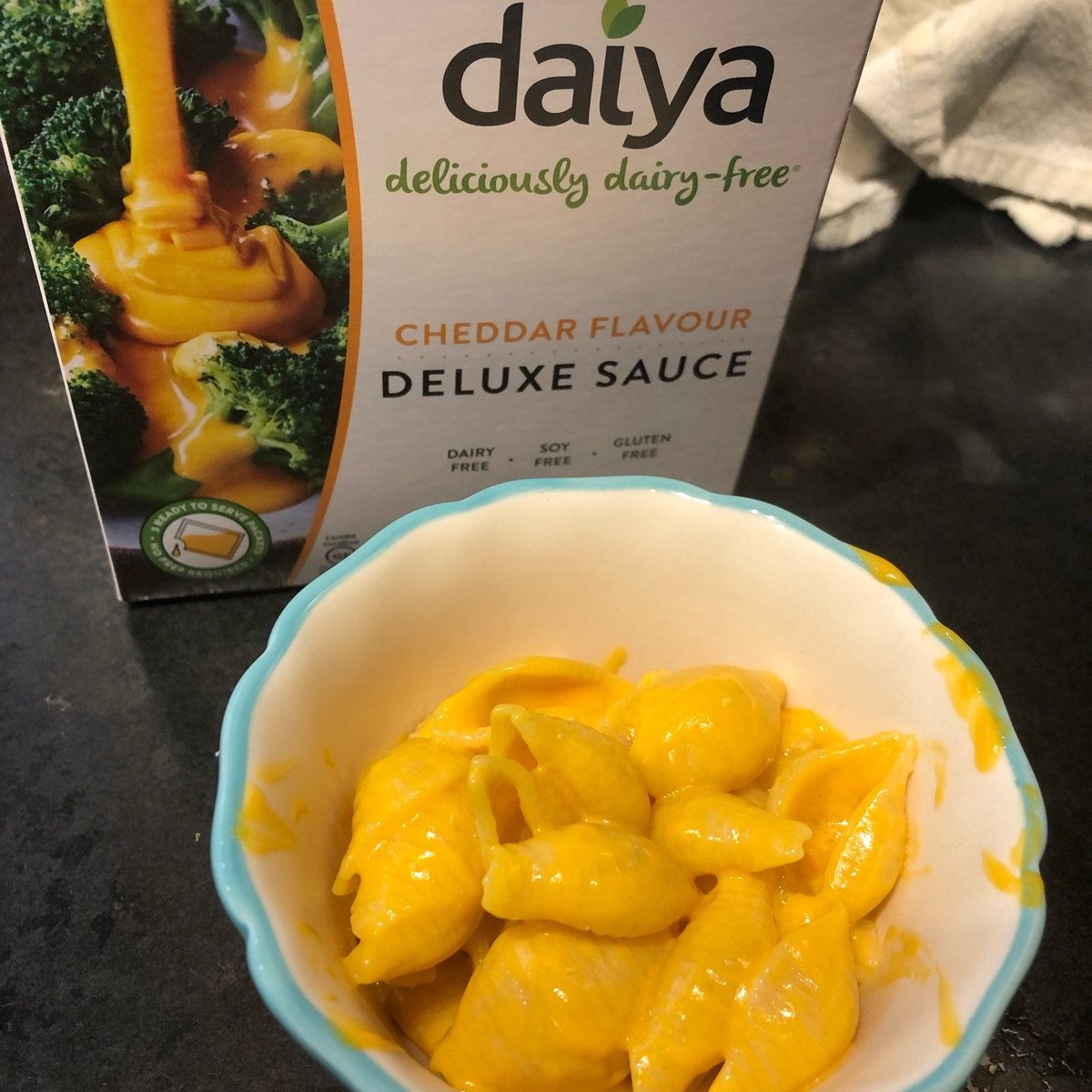 Daiya Cheddar Flavour Deluxe sauce Reviews abillion