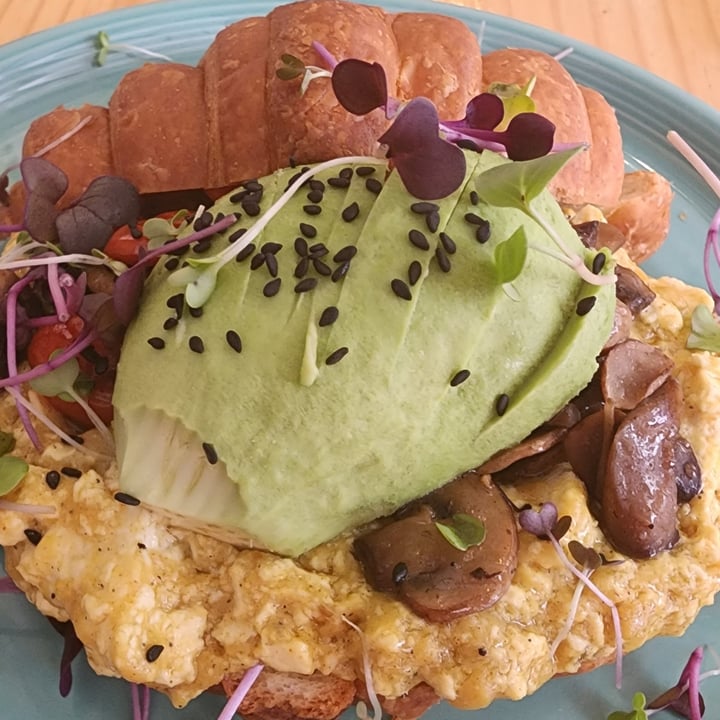 photo of Wildsprout Vegan Croissant with Scrambled Tofu shared by @meenesh on  29 Oct 2022 - review