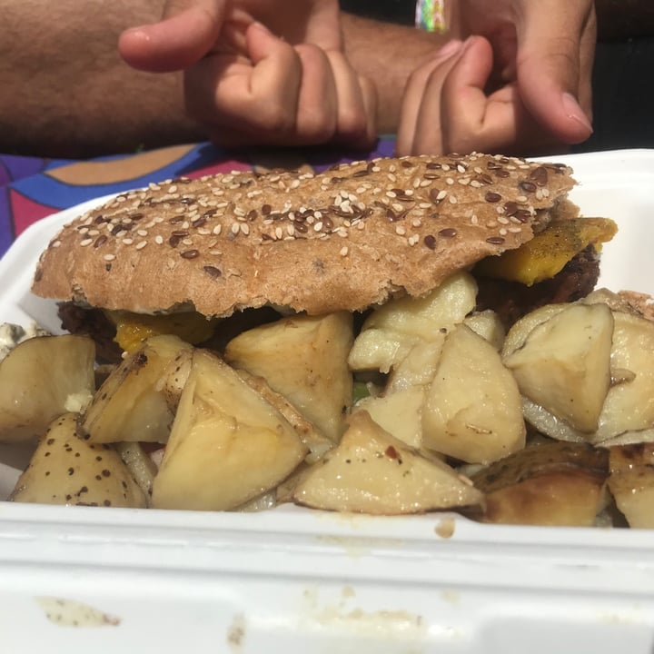 review photo of Estilo Veggie Sandwich Nuevo Chori shared by @kiri- on 05 Nov 2020 - review