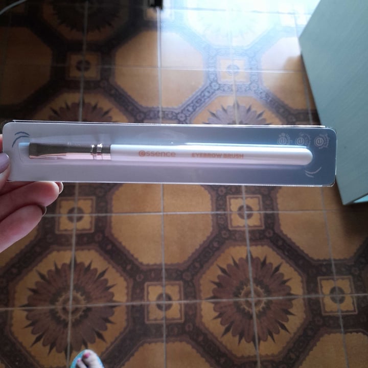 review photo of Essence Cosmetics Eyebrow brush shared by @fortuna on 14 Aug 2021 - review
