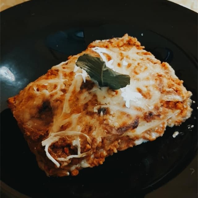 菜肴“Lasagna Al Ragù Di Soia”的照片
