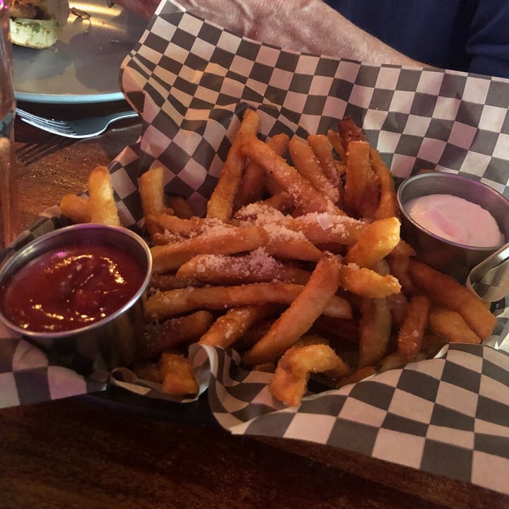 photo of Monster Vegan Truffle Parmesan Fries shared by @ilovegoats on  06 Aug 2022 - review