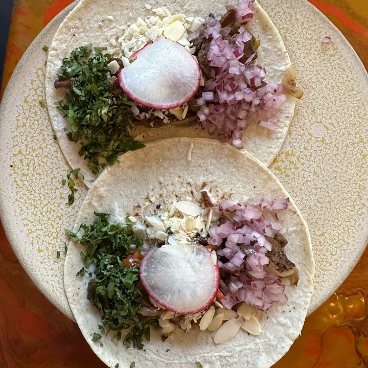photo of La Flaca Tacos de Alambre de Soya shared by @berryveganplanet on  05 Oct 2022 - review