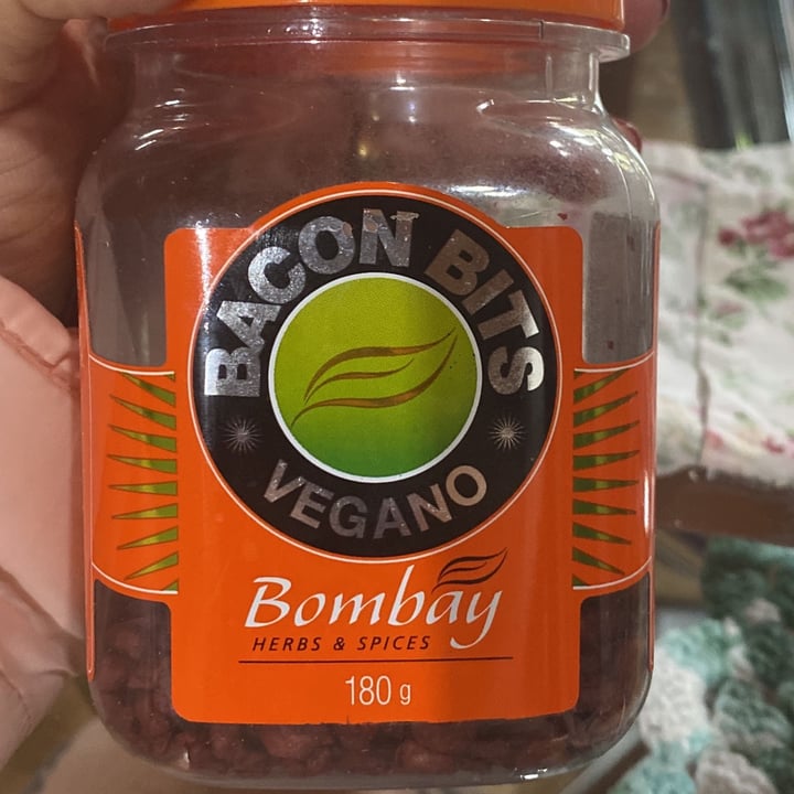 review photo of Bombay Herbs & Spices Bacon Bits - Bacon Vegano shared by @aicereinke on 18 May 2022 - review