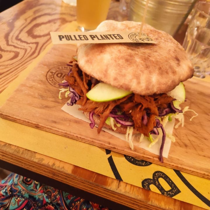 photo of Fud Bottega sicula vegan Burger shared by @susannabije on  04 Jun 2022 - review