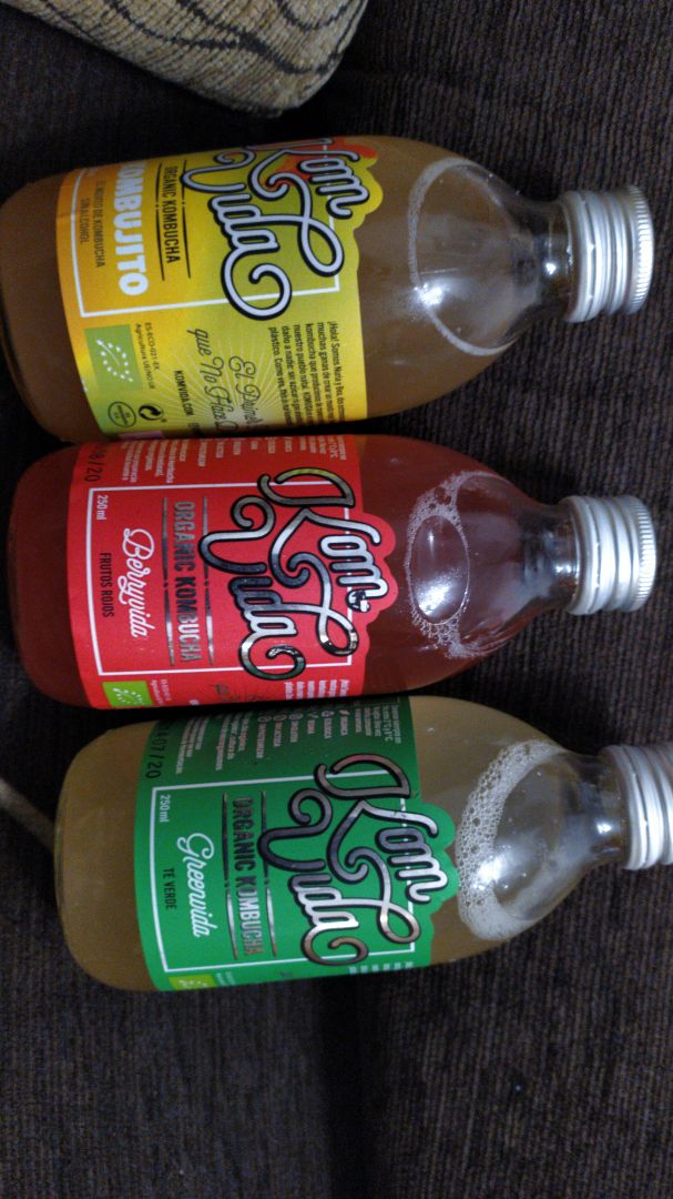 review photo of KomVida Kombucha Kombucha Frutos Rojos shared by @alucinapepinillos on 25 Nov 2019 - review