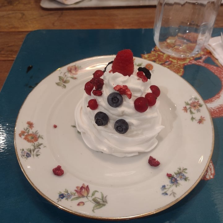 review photo of Sementis pavlova shared by @anahitasazesh on 19 Jul 2022 - review