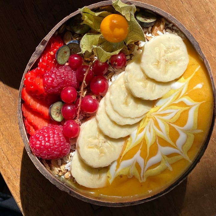 photo of Rainbowls Amsterdam Orange Bowl shared by @lucacoach23 on  15 Apr 2022 - review