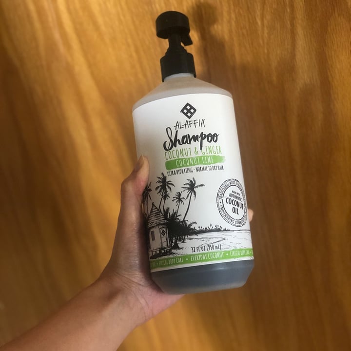 review photo of Alaffia Purely Coconut Shampoo shared by @lesara on 16 May 2020 - review