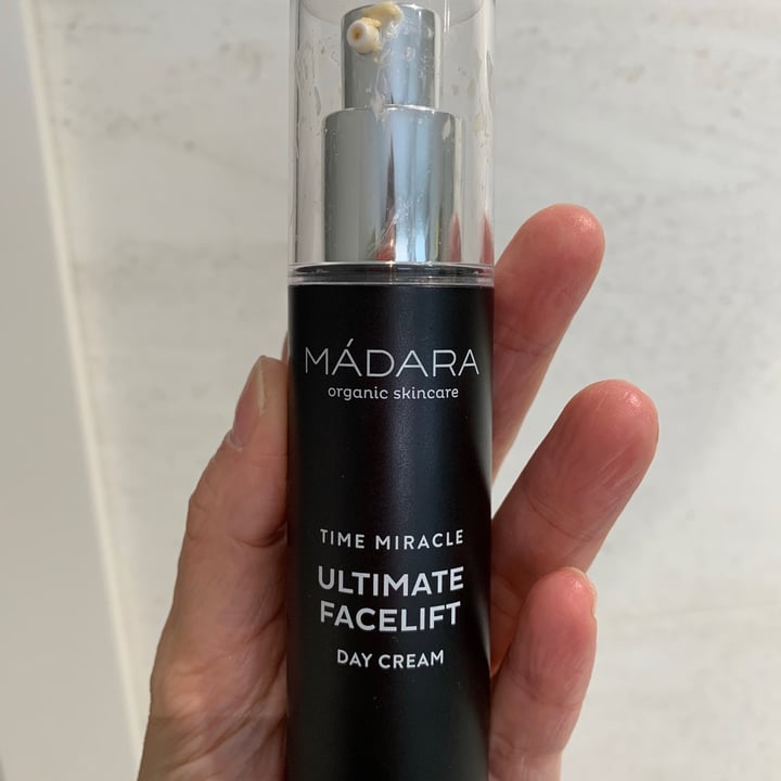 photo of Mádara Organic Skincare Ultimate Facelift Day Cream shared by @marisaenelmundo on  10 Nov 2020 - review