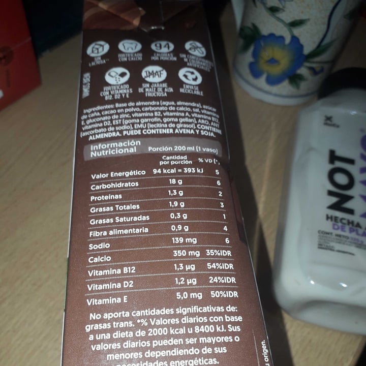 photo of Silk Bebida de Almendra sabor Chocolate shared by @camilatikle on  18 Jan 2022 - review