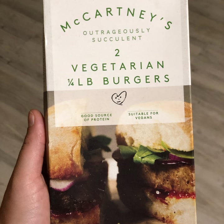 photo of Linda McCartney's 2 vegetarian 1/4 LB burgers shared by @katharinaz on  22 Oct 2021 - review