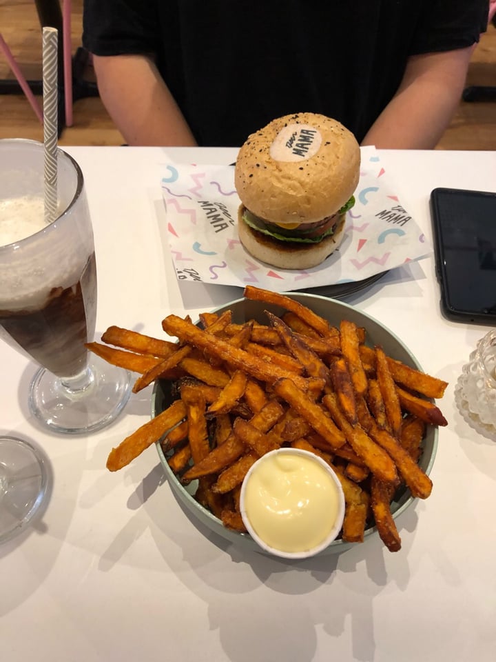photo of Deer Mama Vegan Mylk & Burger Bar The Beyond BBQ Bash, sweet potato fries, chocolate cookie dough milkshake shared by @farrahwebster on  09 Apr 2019 - review