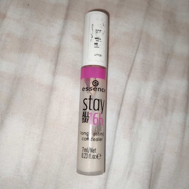 photo of Essence  Stay All Day Long Lasting Concealer shared by @nella02 on  25 Jun 2022 - review