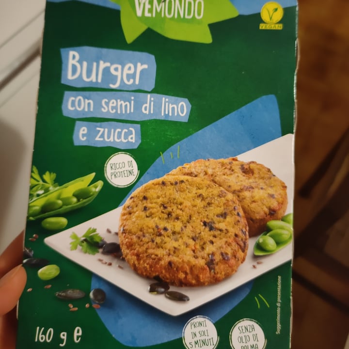 review photo of Vemondo 2 burger con semi di lino e zucca shared by @carlofino on 03 Apr 2022 - review