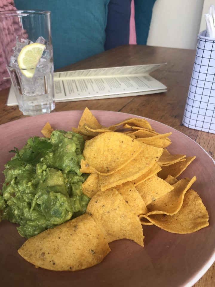 photo of El Burro Greenpoint Chunky Guacamole shared by @daniellahirsch on  21 Sep 2019 - review
