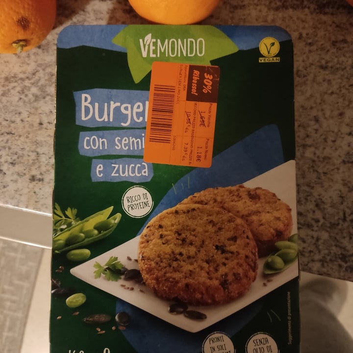 photo of Vemondo 2 burger con semi di lino e zucca shared by @claudiabrunico on  21 Mar 2022 - review