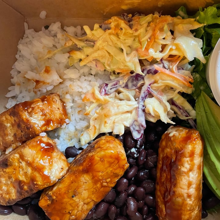 photo of Café Vegetal Bowl Tempeh Bbq shared by @albiselena on  06 Apr 2022 - review