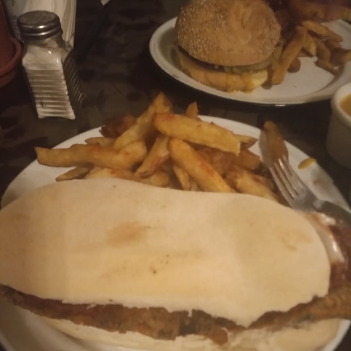 photo of SHIPIBO Bistro Amazonico Sándwich De Milanesa De Seitan Con Papas Fritas shared by @agusvicentini on  07 Apr 2022 - review