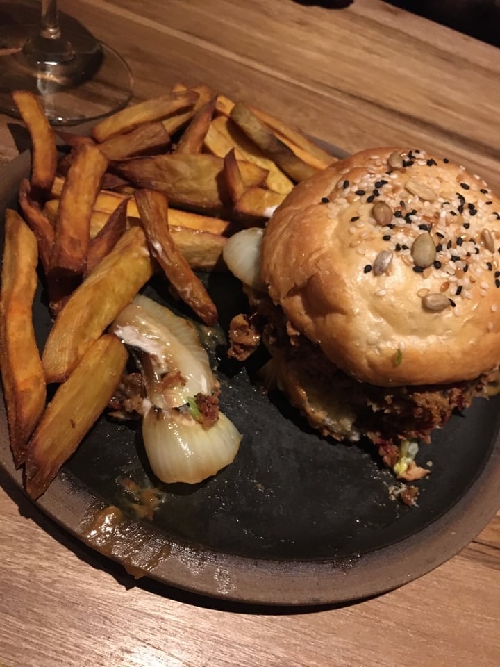 photo of Sacro Hamburguesa Vegana shared by @maggiekoglot on  12 Jan 2020 - review
