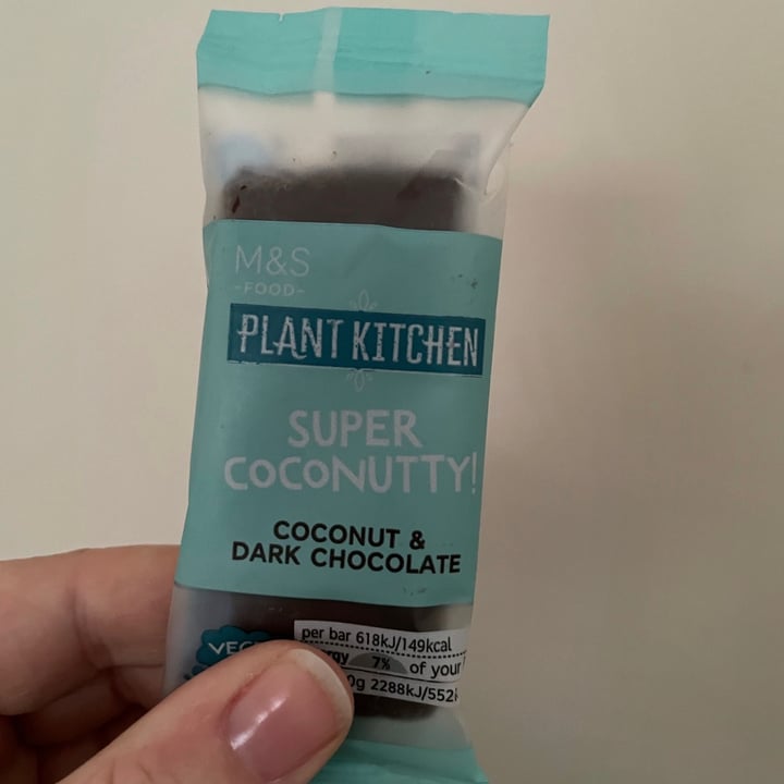 photo of Plant Kitchen (M&S) Super coconutty coconut & dark chocolate shared by @lavievegetale on  29 May 2021 - review