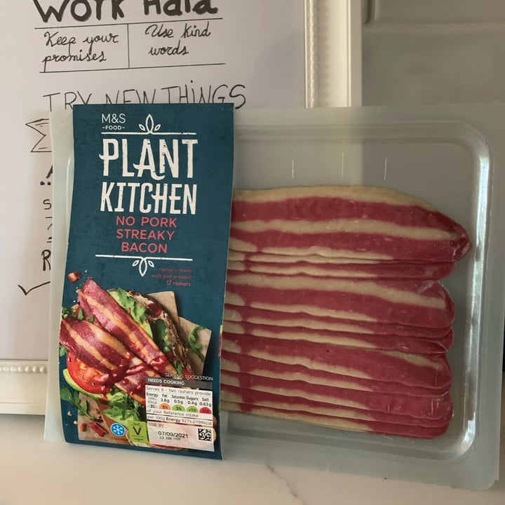 photo of Plant Kitchen (M&S) No Pork Streaky Bacon shared by @lamaryvegana on  28 Oct 2021 - review