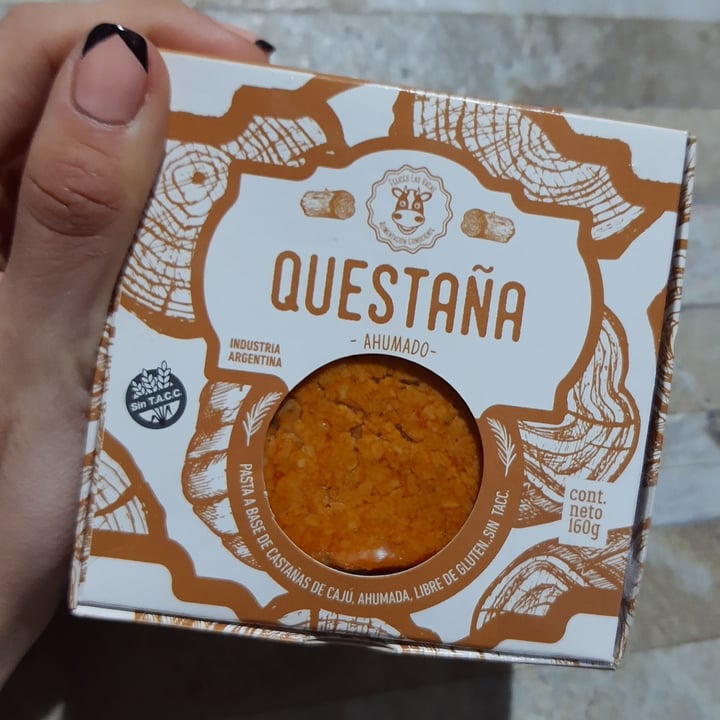 photo of Felices Las Vacas Questaña Queso Vegano Ahumado shared by @eriiorellana on  31 Oct 2020 - review