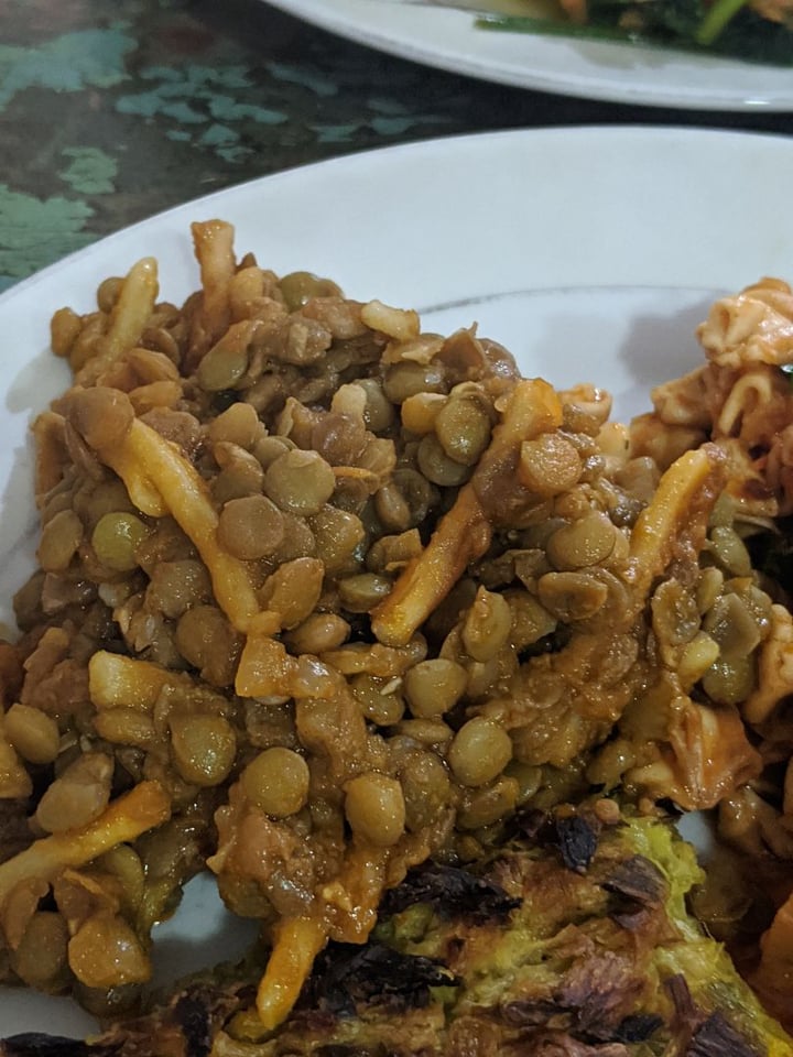 photo of Vegan Istanbul Lentils with Pasta shared by @polimana on  25 Feb 2020 - review