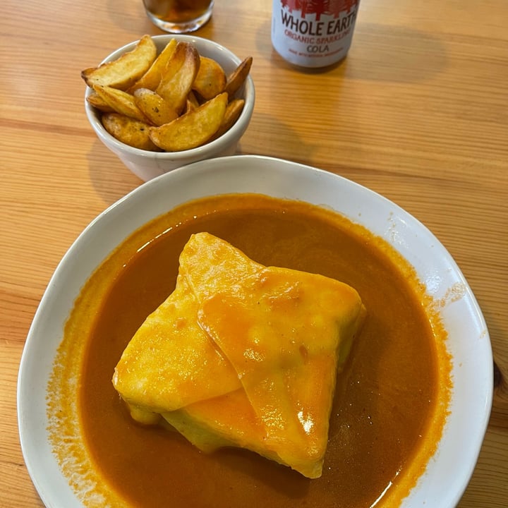 photo of Kind Kitchen Francesinha shared by @simonflames on  21 Nov 2021 - review