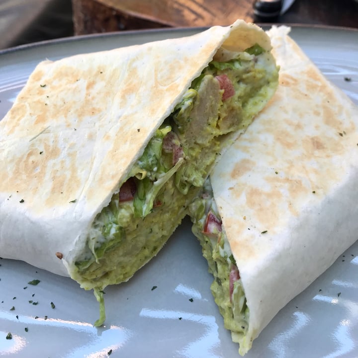 photo of Dolce Bakery Vegan Chicken Pesto Wrap shared by @murielgravenor on  07 Apr 2021 - review