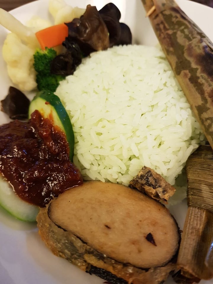 review photo of Pine Tree Cafe Nasi Lemak shared by @imgoodgirl on 01 May 2019 - review