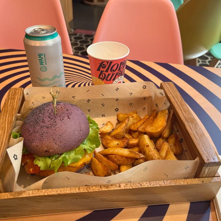 photo of Flower Burger Cheesy Cecio shared by @aleblackdevil on  14 Mar 2022 - review