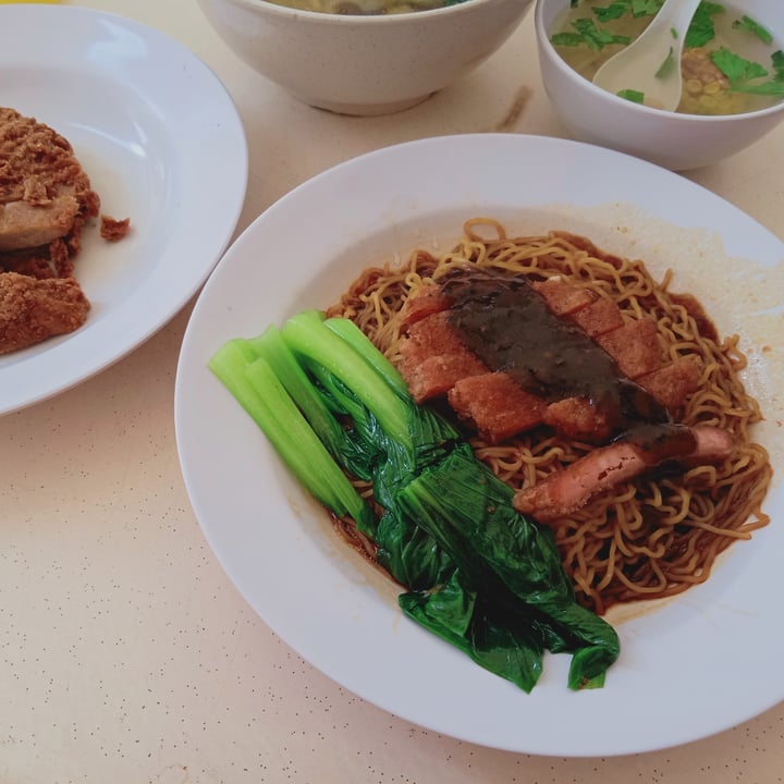 photo of Daily Green (St. George's Road) Chicken chop noodle shared by @veganspicegirl on  07 Jun 2022 - review