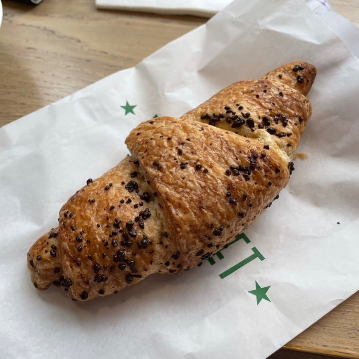photo of Veggie Pret Vegan Chocolate Croissant shared by @shauny on  29 Jun 2021 - review
