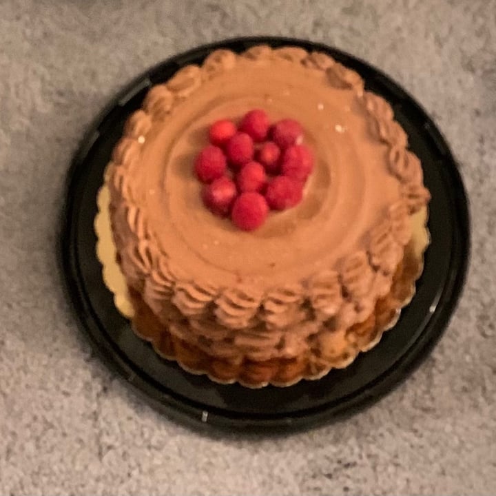review photo of Whole Foods bakery Vegan chocolate raspberry cake shared by @jinxx on 10 Jun 2021 - review