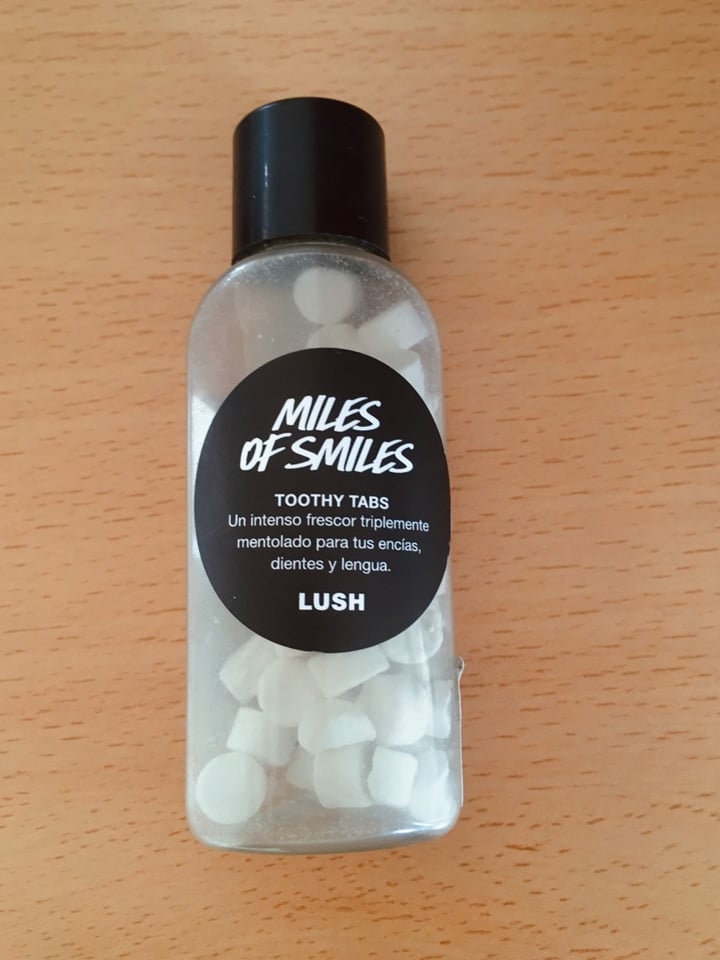 photo of LUSH Fresh Handmade Cosmetics Toothy tabs Miles Of Smiles shared by @lacatface on  20 Feb 2020 - review