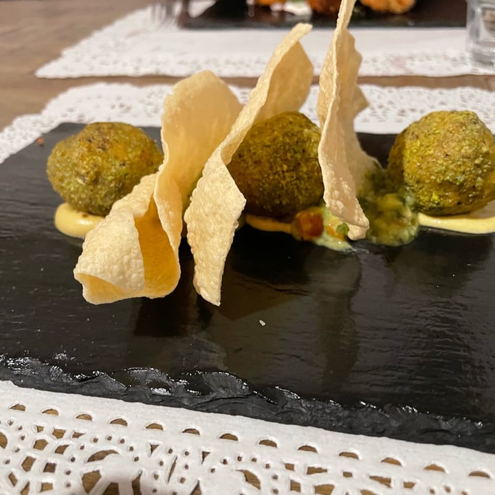 photo of Prato di Sopra Polpette di tempeh su guacamole con chips shared by @rorox85 on  19 Mar 2022 - review